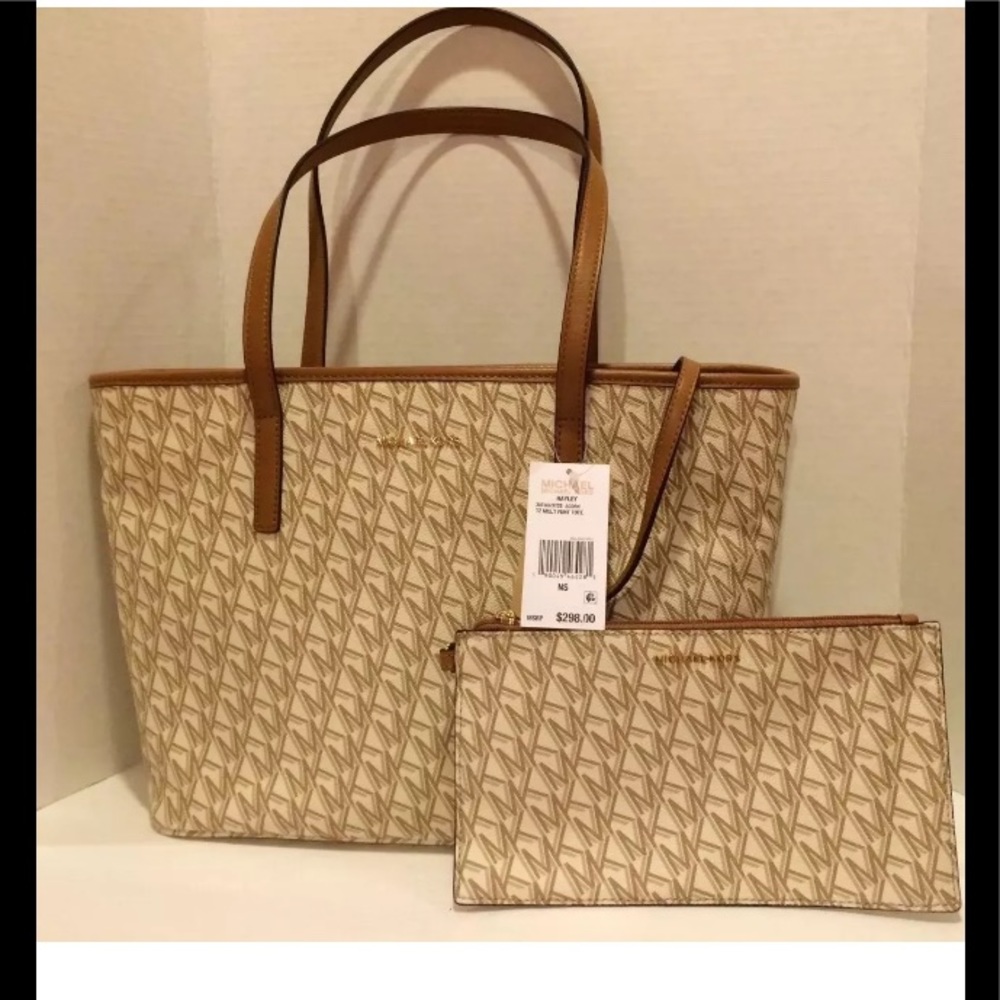 Michael Kors Hayley top zip tote with pouch - Picture 1 of 12
